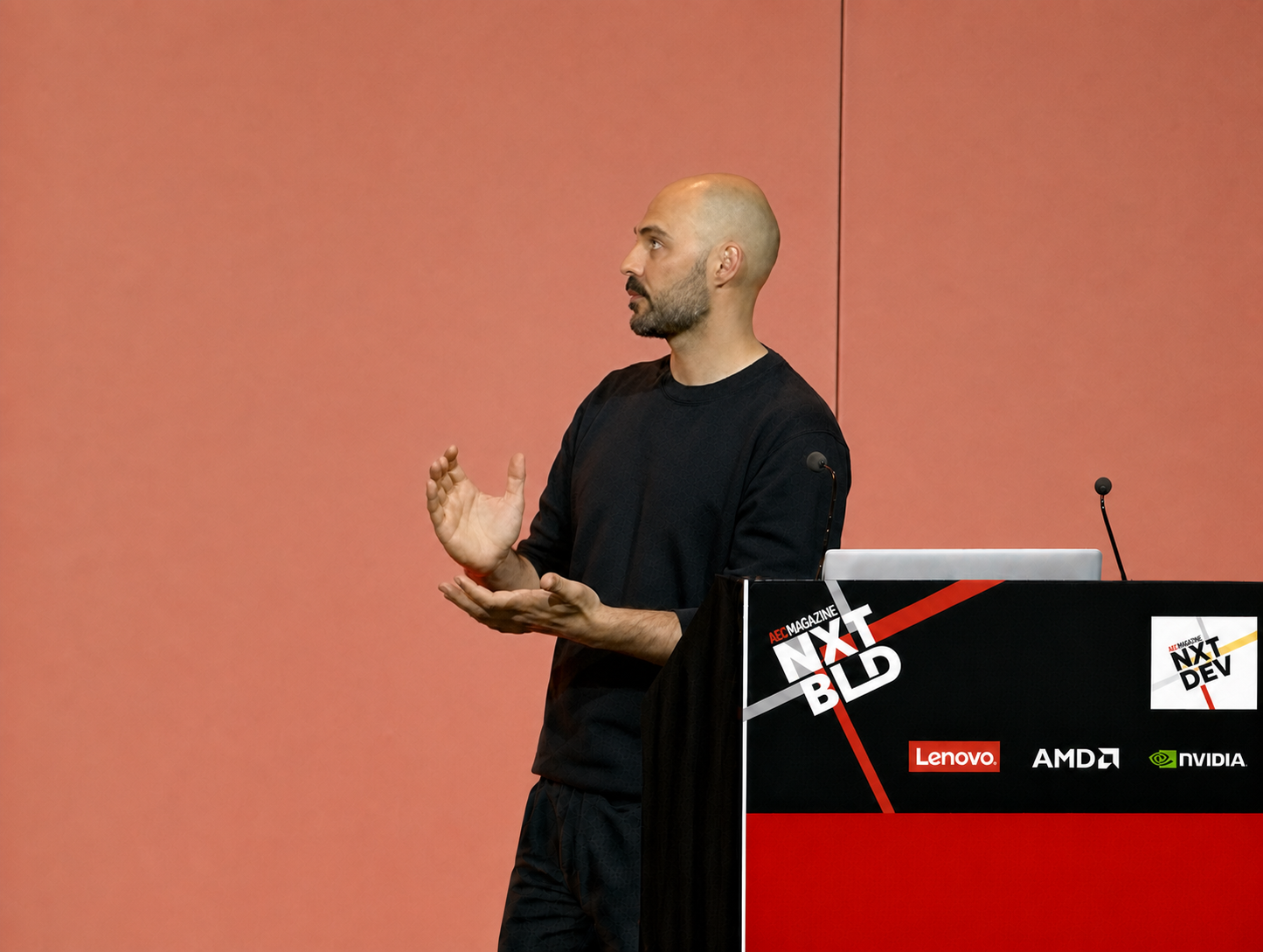 Andrea Matta presenting Ideatura at NXT BLD